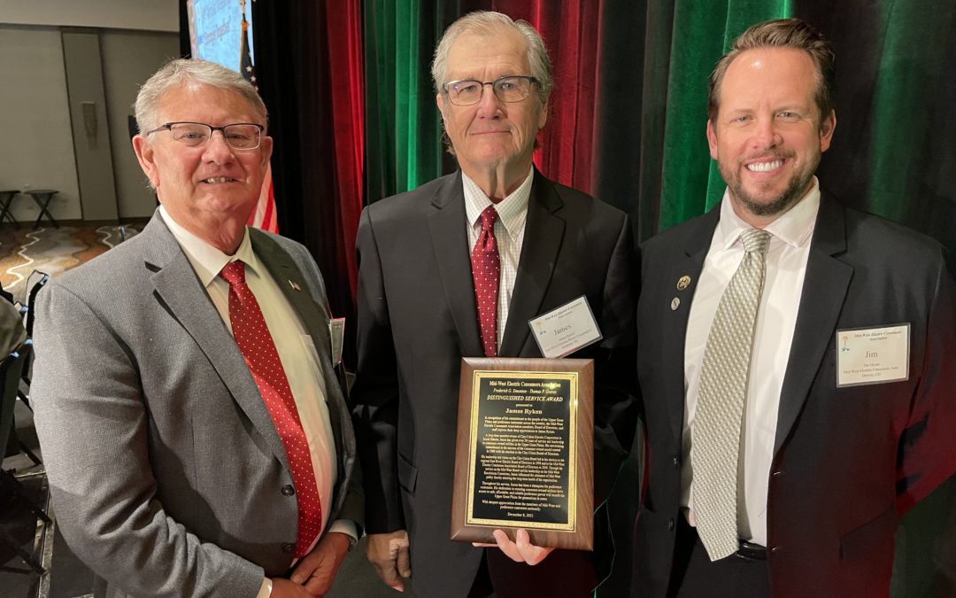 Jim Ryken receives Prestigious Simonton-Graves Award from Mid-West Electric Consumers Association